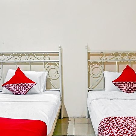 โอโย 90689 ลิลลี่ เฮาส์ Hotel ทังเกอรัง ภายนอก รูปภาพ