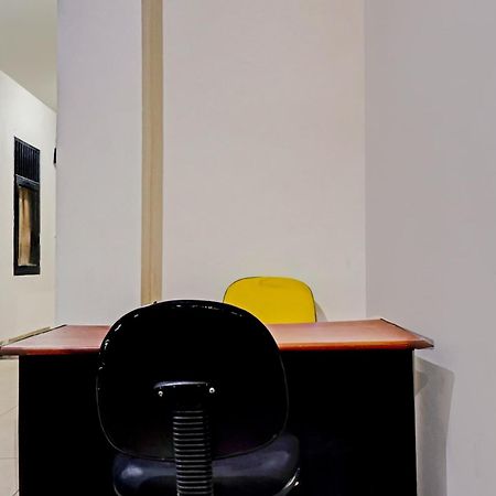 โอโย 90689 ลิลลี่ เฮาส์ Hotel ทังเกอรัง ภายนอก รูปภาพ