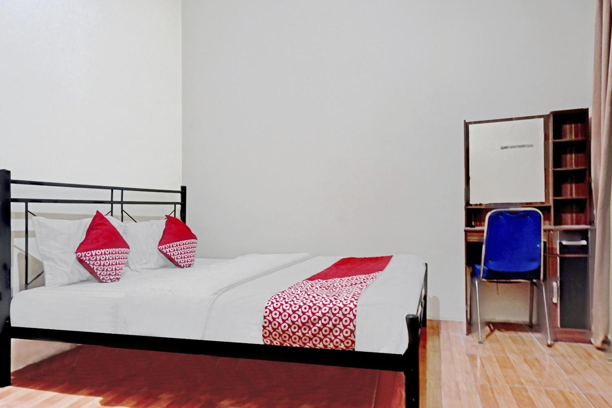 โอโย 90689 ลิลลี่ เฮาส์ Hotel ทังเกอรัง ภายนอก รูปภาพ