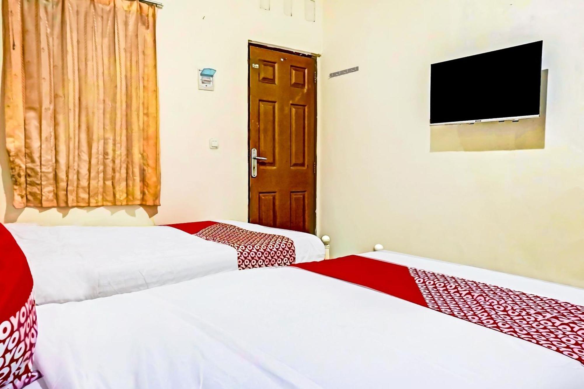 โอโย 90689 ลิลลี่ เฮาส์ Hotel ทังเกอรัง ภายนอก รูปภาพ